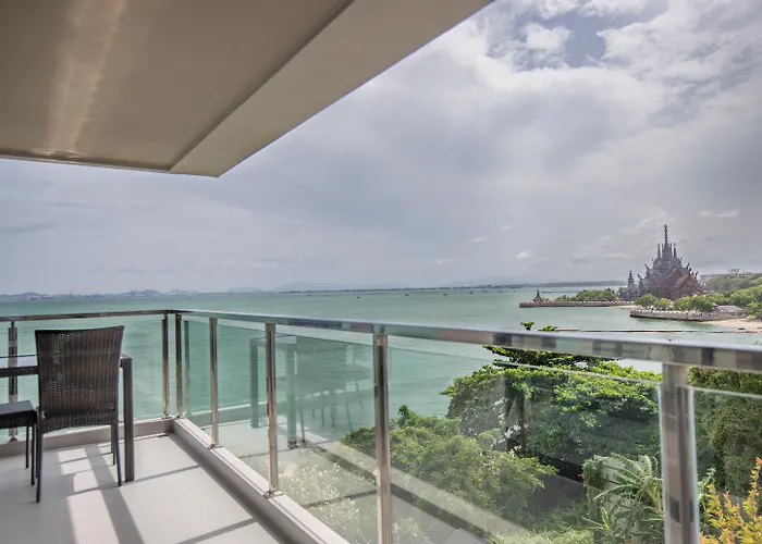 Golden Tulip Pattaya Beach Resort