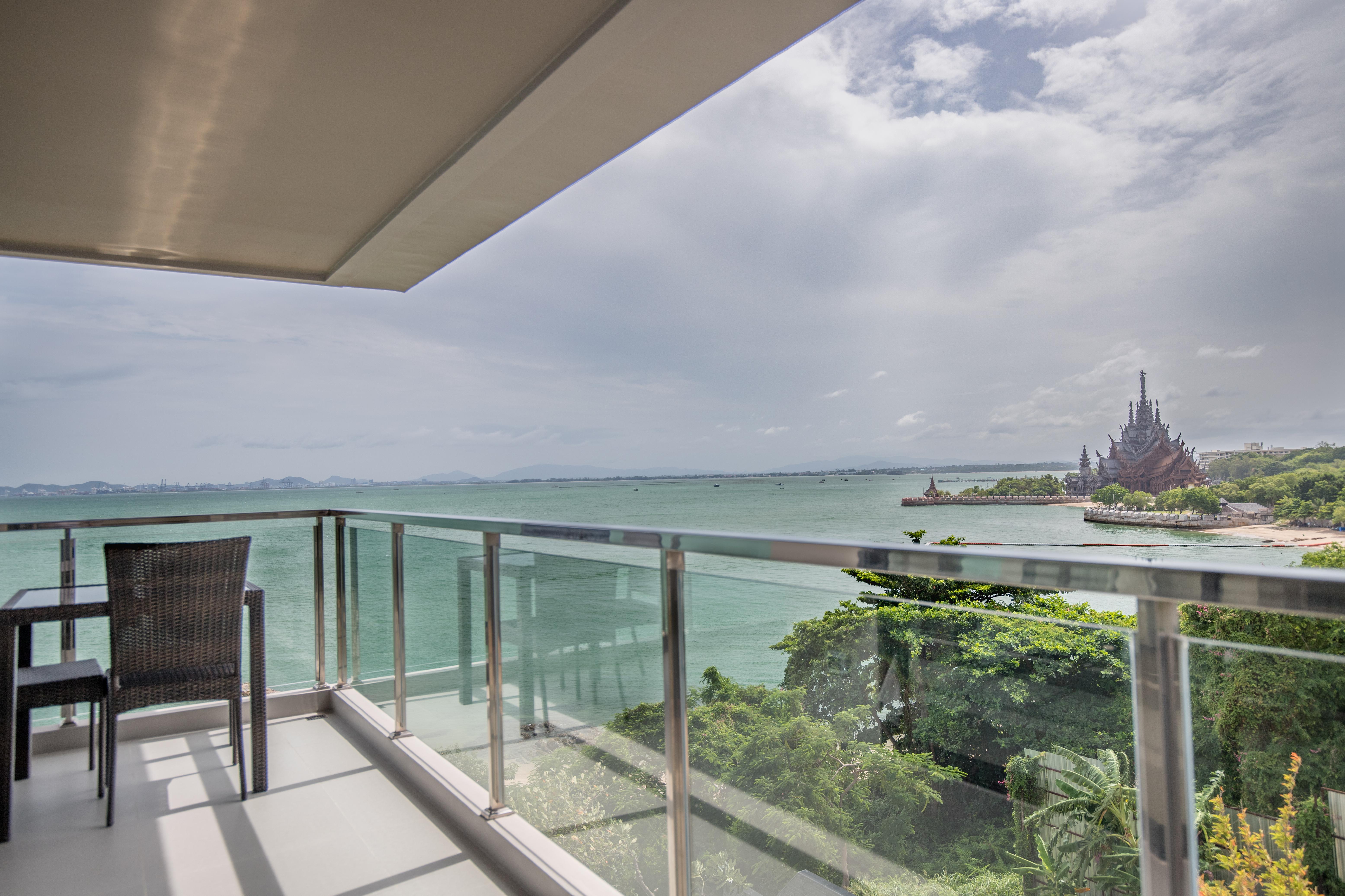 Golden Tulip 5*