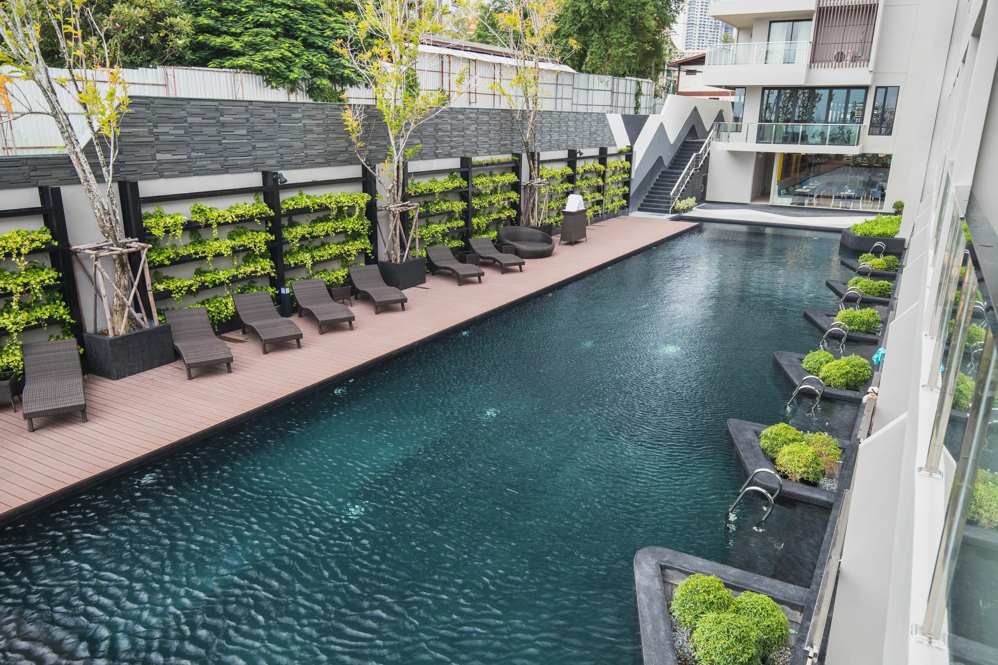 מלון Golden Tulip Beachfront